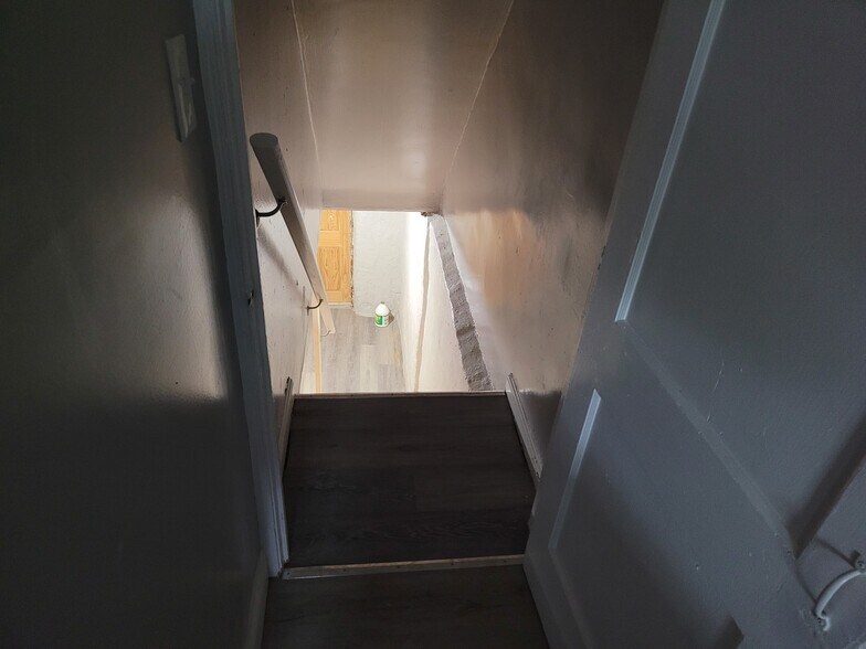 Laundry area - 5931 N Warnock St