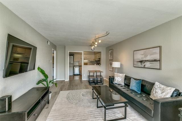 Building Photo - 5303 Fleetwood Oaks Ave