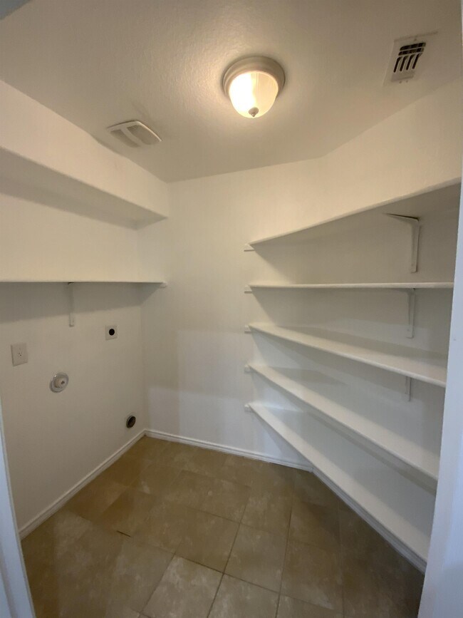 Building Photo - 6709 Mustang Creek Rd