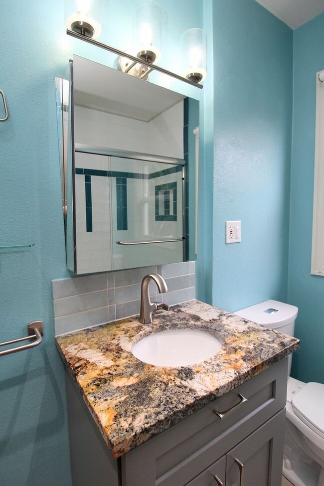 Building Photo - 2718 SE 58th Ave