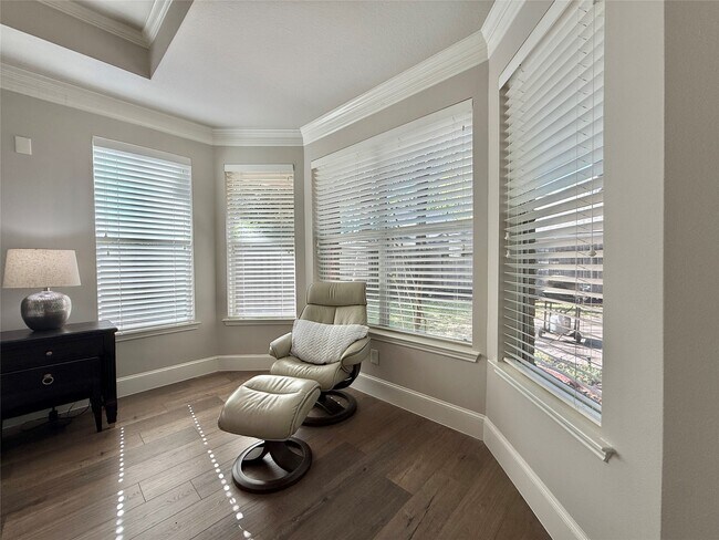 Building Photo - 251 N Maple Glade Cir