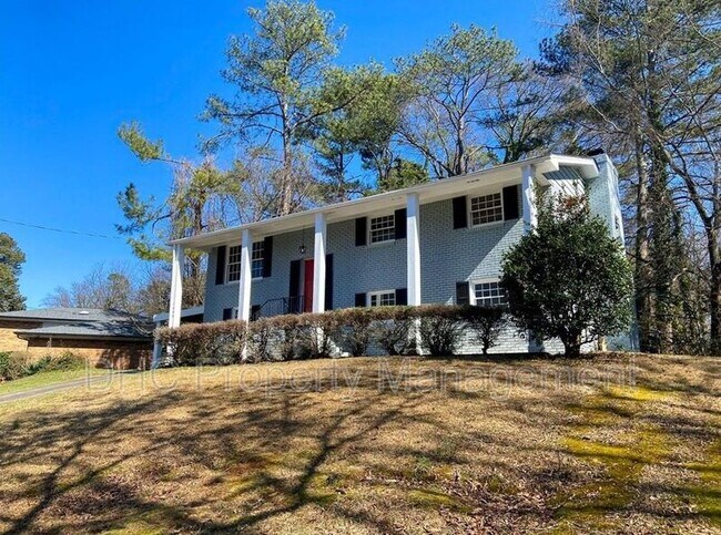 Building Photo - 1400 Cornwall Rd