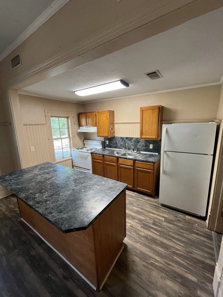 Downstairs Kitchen - 601 S Fredonia St