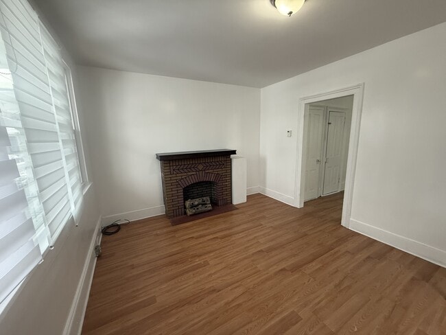 Building Photo - 417 Willow St