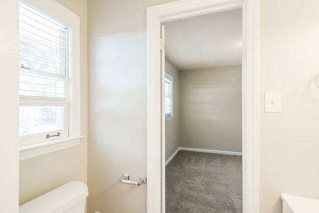 Building Photo - 6276 Harbin Woods Dr