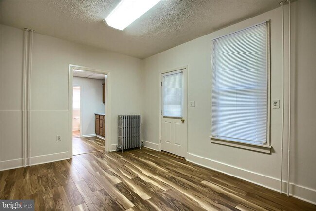 Building Photo - 424 W Main St