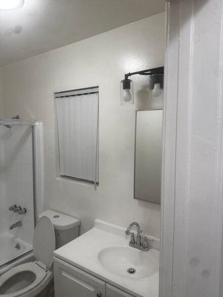 Bath - 21016 Amie Ave