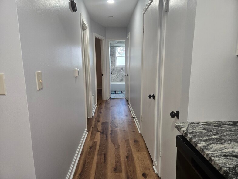 Building Photo - 1536 Arling Ave