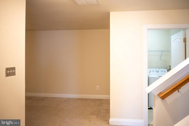 Building Photo - 5115 Grimm Dr