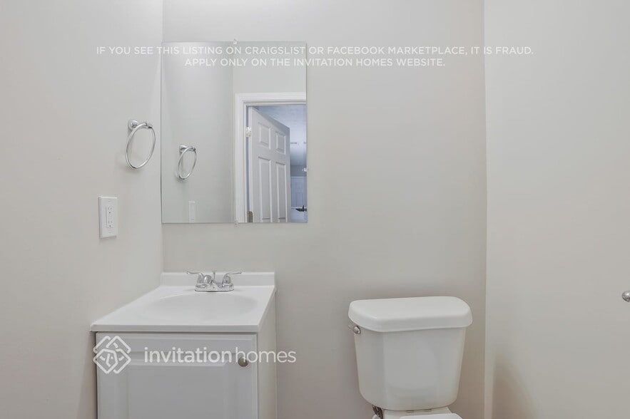 Building Photo - 3974 Riverside Pkwy