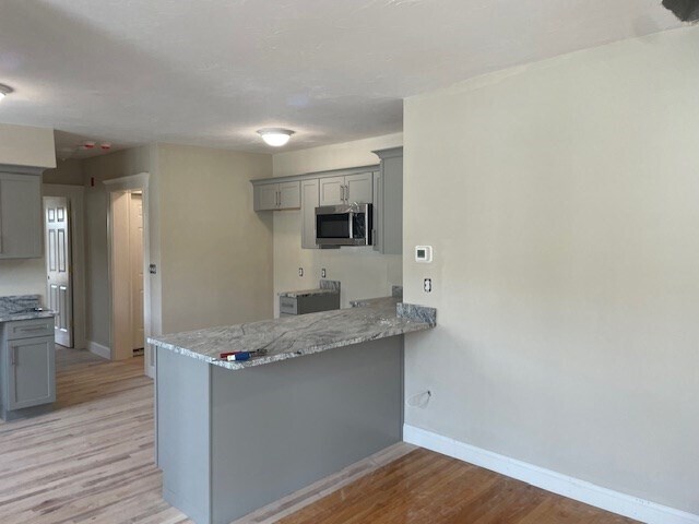 Building Photo - 154 Lovell St