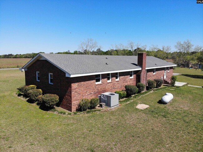 Building Photo - 137 Horses Neck Rd