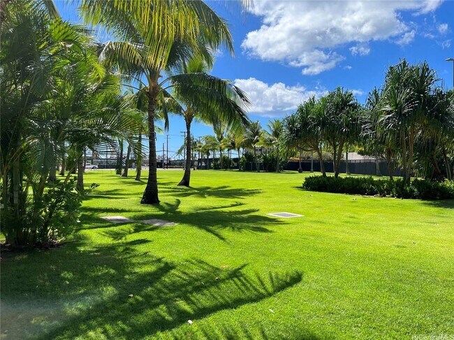 Building Photo - 1000 Auahi St