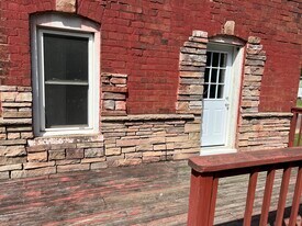 Building Photo - 14 N Main St