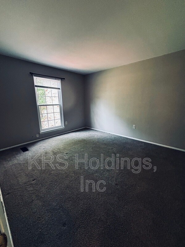 Building Photo - 817 Pleasant St