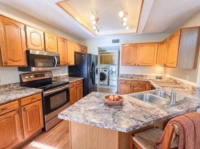 Building Photo - 9276 E Sutton Dr
