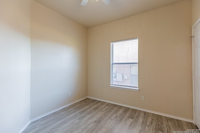Building Photo - 7226 Golf Way