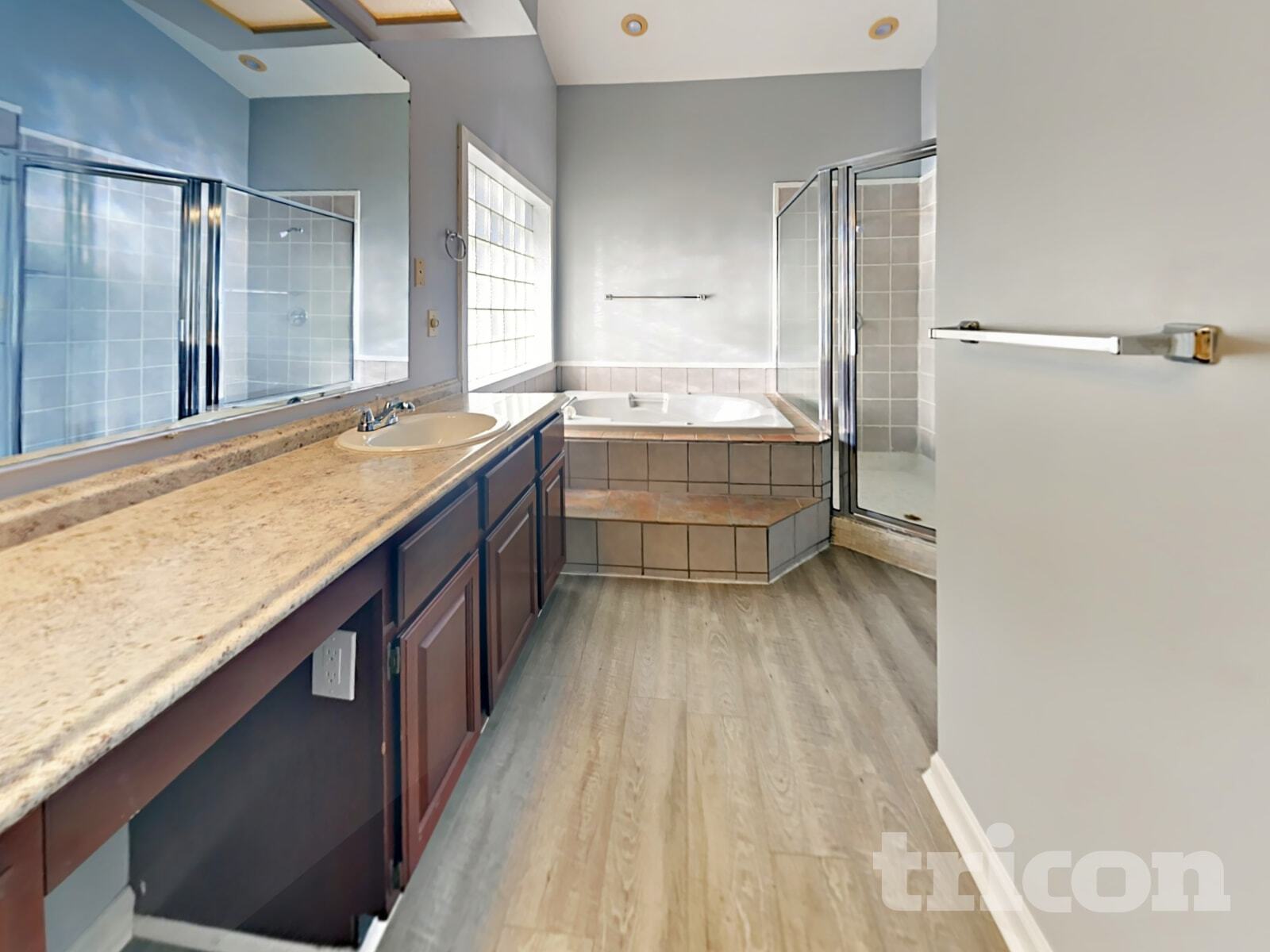 Building Photo - 2913 James Melvin Dr