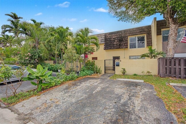 Building Photo - 3764 SW 60th Terrace