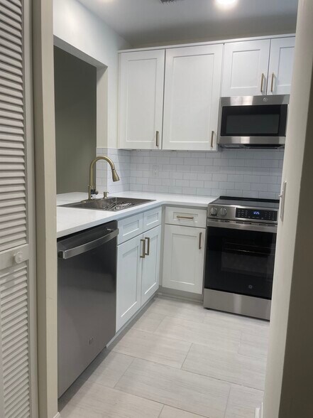 Building Photo - 806 Marsh Cove Pl