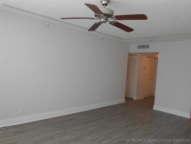 Building Photo - 2781 Taft St