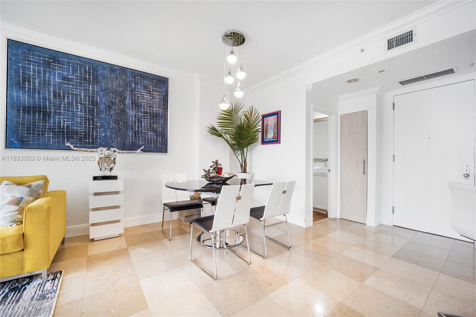 Building Photo - 888 Brickell Key Dr