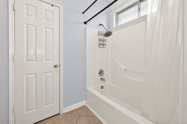 Building Photo - 20135 Golden Mesa Dr