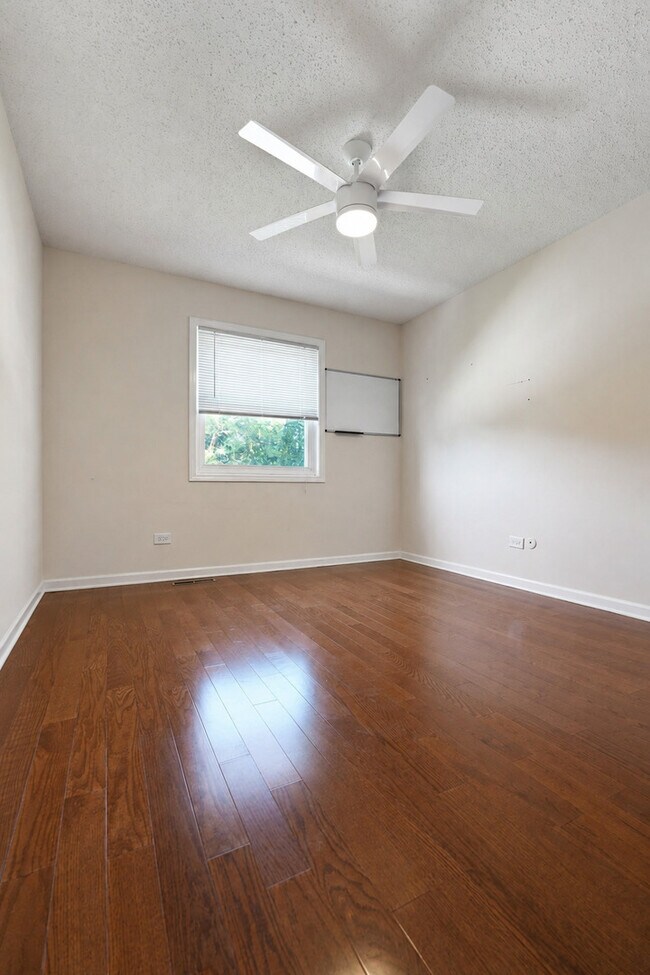 Building Photo - 1204 W Inverrary Ln