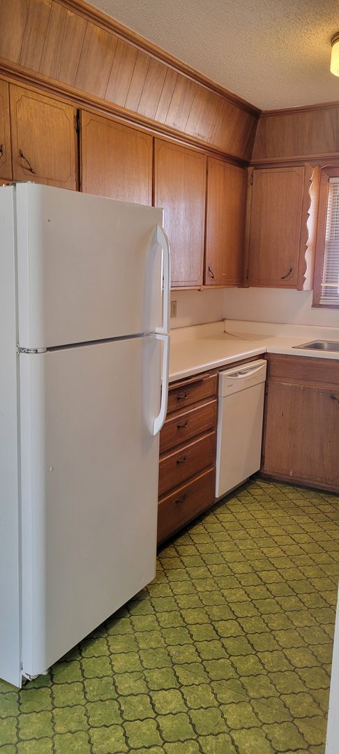 Building Photo - re1417