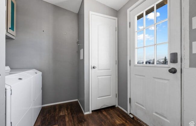 Building Photo - Kamas 3 Bedroom Home Available Now