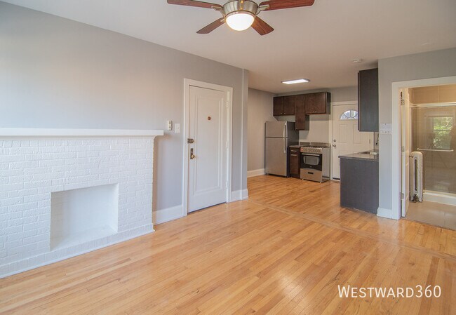 Primary Photo - 2422 W Fargo Ave