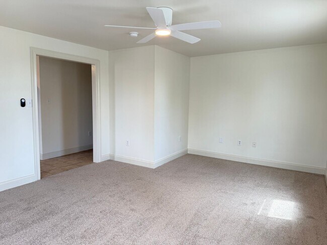 Building Photo - 3131 Lincoln Hwy E