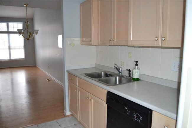 Building Photo - 24 Amberwood Pl