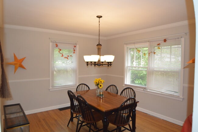 Building Photo - 4921 Graceland Ave