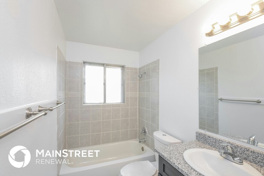 Building Photo - 5522 Carson St