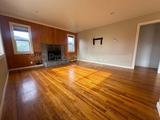 Building Photo - 1865 Andrew Ct