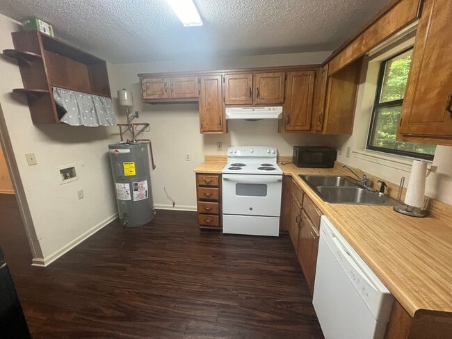 Building Photo - 2/1 Duplex in Northport