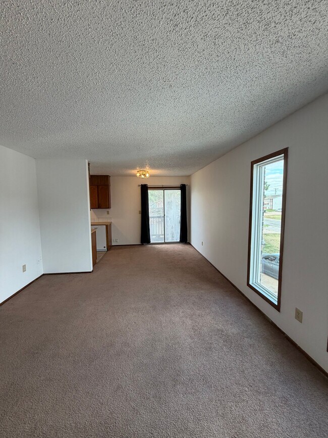 Building Photo - 213 N Acadia Ave