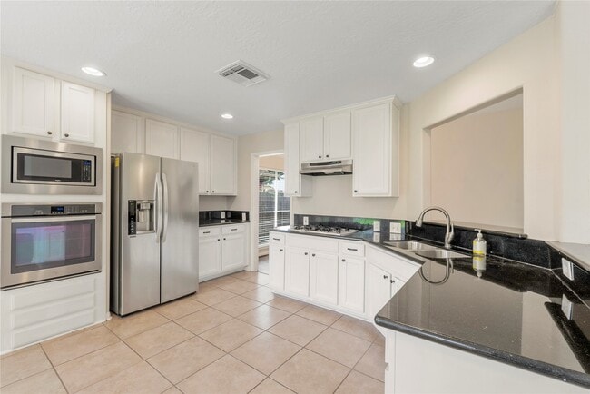 Building Photo - 210 Leisure Dr