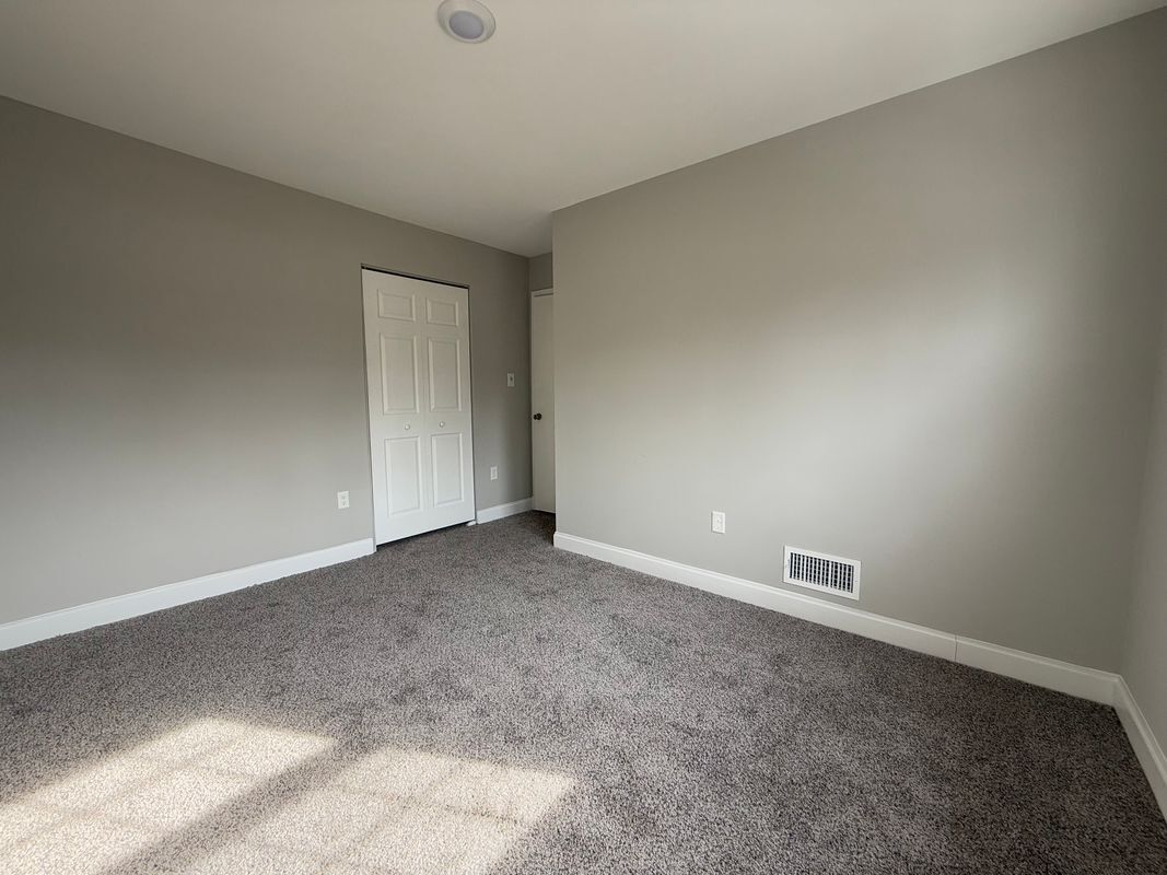 Building Photo - 2819 Banks Ct