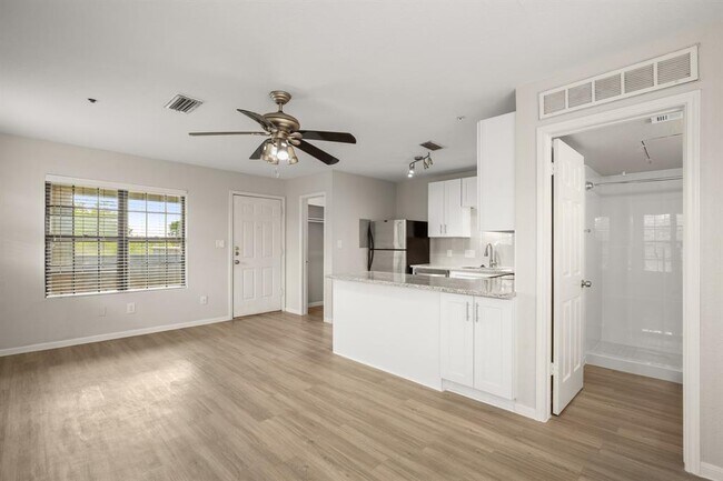 Building Photo - 1013 W 23rd St