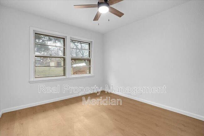 Building Photo - 2424 Cloverdale St