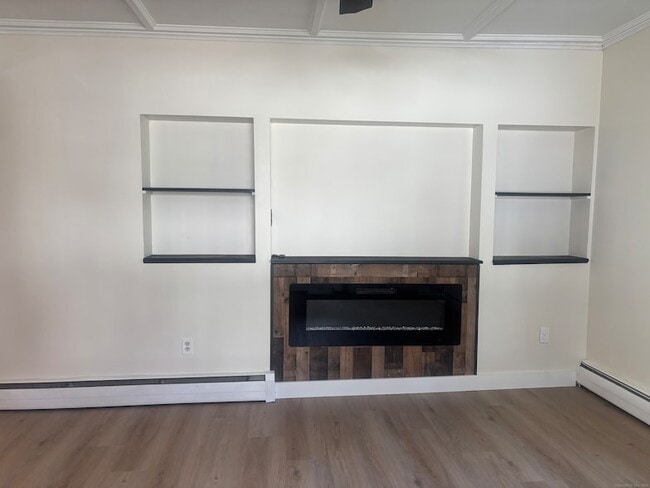 Building Photo - 161 Cliff St