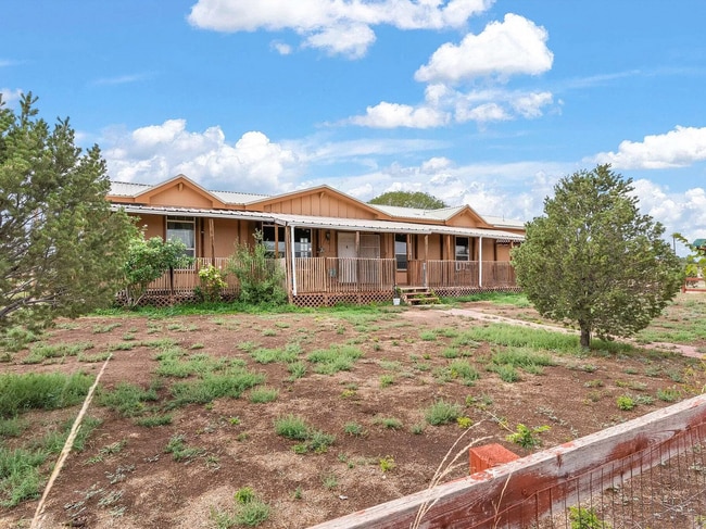Building Photo - Navajo