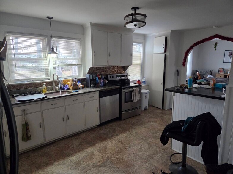 Building Photo - 237 Morwood Rd