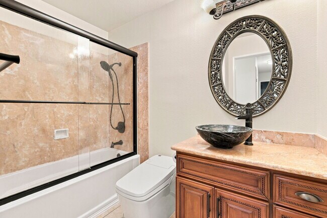 Building Photo - 33588 Bardolph Cir