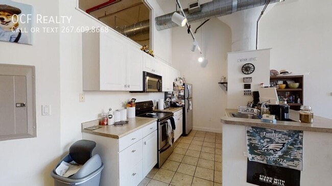 Building Photo - 720 N 5th St