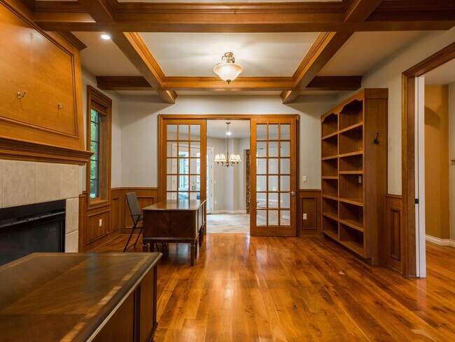 Building Photo - 9 Foxtail Cir