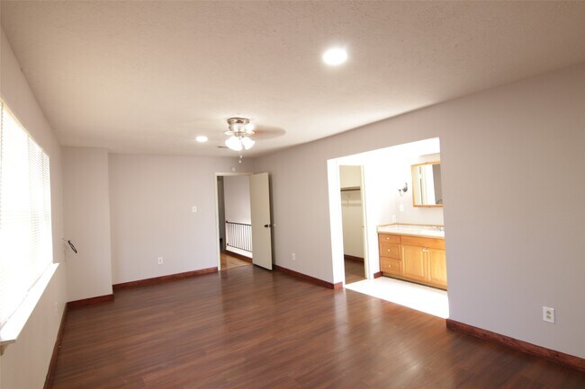 Building Photo - 10426 Cedar Towne Ln