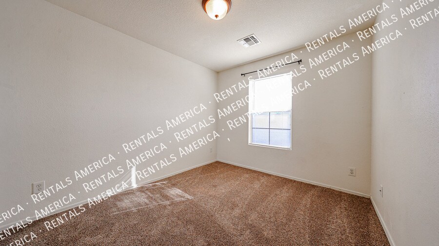 Building Photo - 1110 E Coppola St